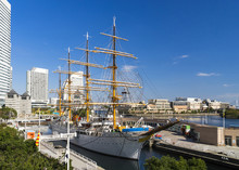 YOKOHAMA, JAPAN - OCTOBER 28 2014: Nippon Maru Was Built In 1930, A Retired Sailing Ship Which Permanently Docked At Minato Mirai And Opened To The Public As Yokohama Port Museum