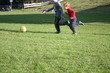 © Katalin - Fußball spielen am Spielplatz