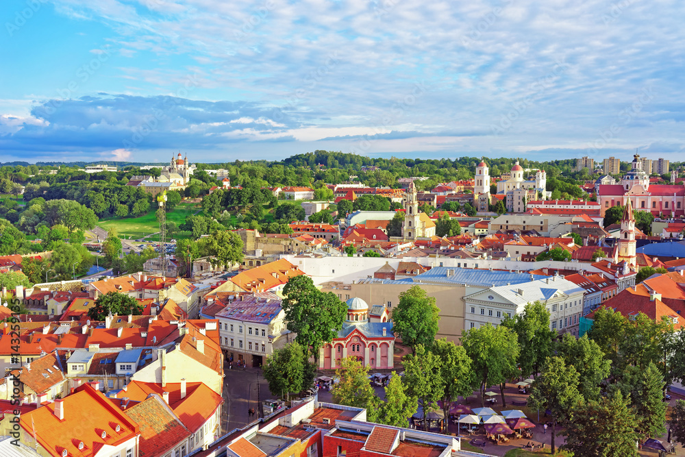 Obraz na płótnie Roof top of old town in Vilnius with churches spires w salonie
