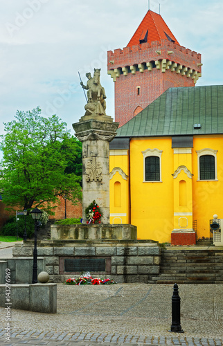 Fotografía Uhlans Regiment Monument and Royal Castle of Poznan
