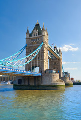Fototapete - Tower Bridge on a bright sunny day in Spring, London, UK