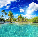 Fototapeta  - Ferien, Tourismus, Glück, Freude, Ruhe, Auszeit, Meditation: Traumurlaub an einem einsamen Strand in der Karibik :) 