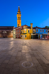 Fototapete - Chiesa di San Martino and Colorful Burano Houses in the Evening, Burano, Veneto, Italy