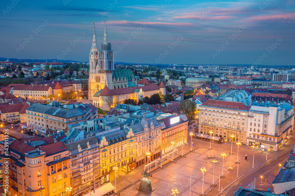 Obraz na płótnie Zagreb. Cityscape image of Zagreb, Croatia during twilight blue hour. w salonie