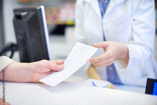 Fotomural Close up of patient with prescription .
