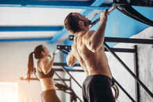 Fitness Toes To Bar Men And Woman Pull-ups Tree Bars Workout Exercise At Gym