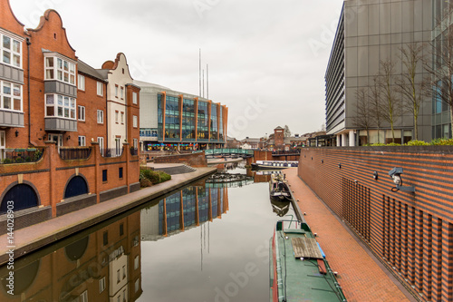 Cuadros en Lienzo Day View of boat canal in Coventry City Centre