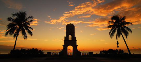 Wall Mural - Sunrise Hour / Sunrise on Palm Beach Island Florida