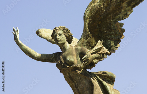 Foto  statua di un angelo a Roma