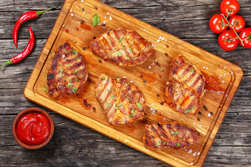 Canvas Print - delicious juicy pork chops, top view