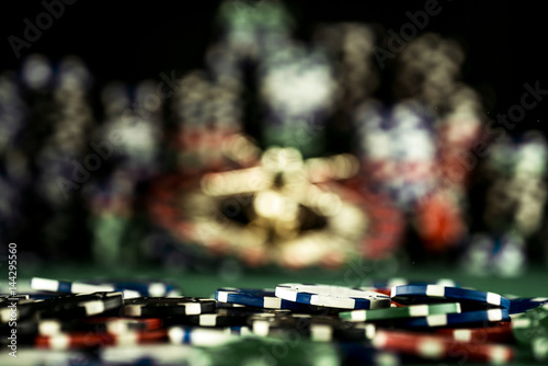 Платно Casino Concept background with dice, roulette and chips.