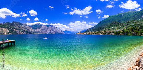 Foto-Leinwand ohne Rahmen - Beautiful lakes of Italy - scenic Lago di Garda, view of Malcesine town (von Freesurf)