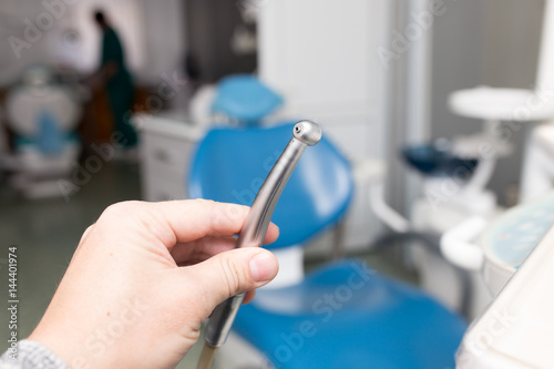 Fototapeta na szkło Instrumenty dentysty w klinice