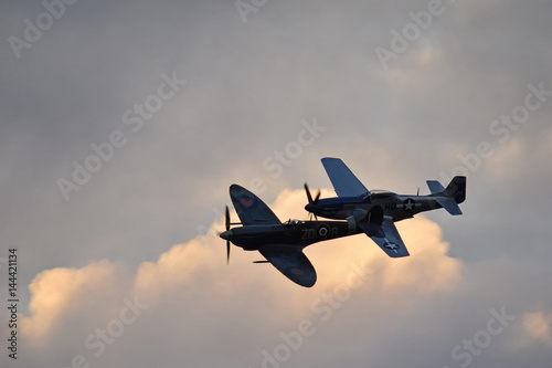 Spitfire and Mustang World War two fighters Fototapete