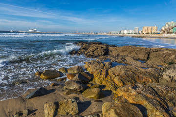 Canvas Print - Atlantic Ocean rocky beach in Porto city, Portugal