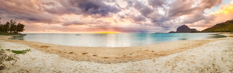 Sandy tropical beach. Panorama.