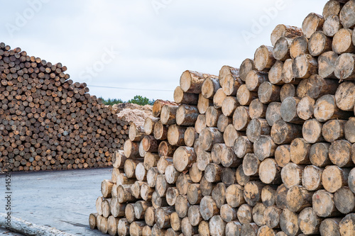 材木置き場 北海道 Adobe Stock でこのストック画像を購入して 類似の画像をさらに検索 Adobe Stock