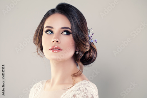 Cuadros en Lienzo Perfect Fashion Model Woman with Beautiful Hairstyle