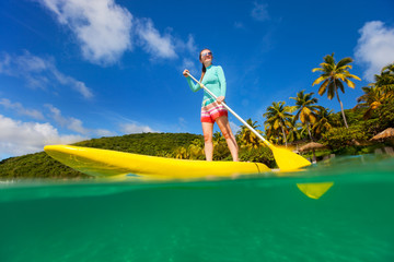 Canvas Print - Active young woman on vacation