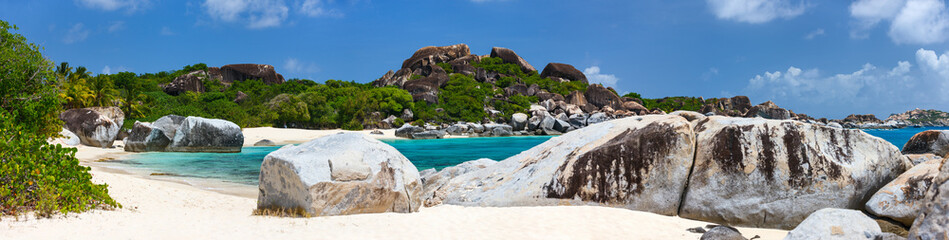 Wall Mural - Beautiful tropical beach at Caribbean