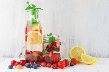 Canvas Print - Flavored fruit infused water