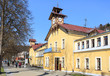 Krynica Zdrój -  Budynek Starych Łazienek Mineralnych z 1866 roku na początku głównego deptaka