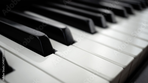piano keyboard on black background Fototapete