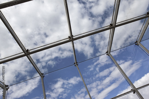 Cuadros en Lienzo Glass roof of a modern building