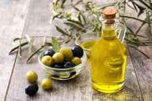 Olive Oil In A Bottle Free Stock Photo - Public Domain Pictures
