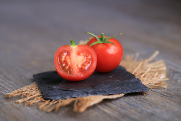 Wall Mural - tomate sur ardoise