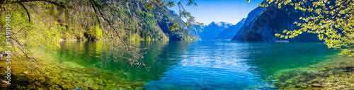 panoramiczna-fotografia-jeziora-w-berchtesgaden-niemcy