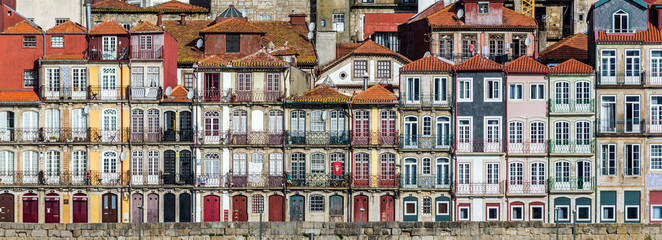 Canvas Print - Tenement houses in Ribeira district of Porto, Portugal