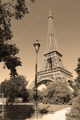 Fotografie, Obraz While French elections are making headlines, Eiffel Tower remains popular as ever with tourists, Paris France