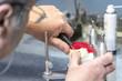 © mmphoto - Dentaltechniker bei der Arbeit