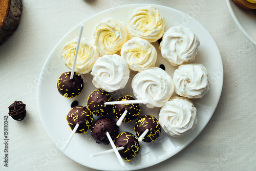 Sweet Round Candy On Stick For Dessert Bar Table Decoration White