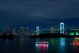Fototapeta  - 東京　お台場　東京ベイエリアの夜景とレインボーブリッジ