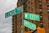 Fototapeta Miasta - Harlem Street Intersection