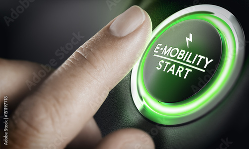 Cuadros en Lienzo E-Mobility, Green Car Start Button