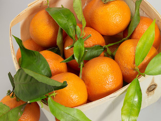 Canvas Print - Oranges in wooden box