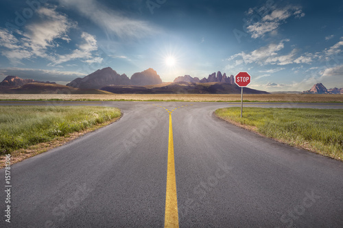 Cuadros en Lienzo Decision for the right and a wrong way at intersection