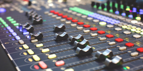 Professional audio mixing console radio / TV broadcasting