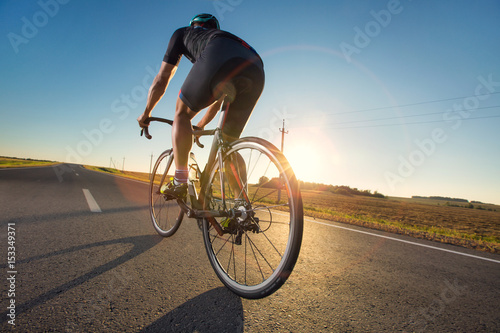 Plakat Trening rowerowy na drodze