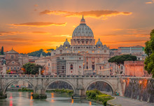  St. Peter's Cathedral In Rome, Italy