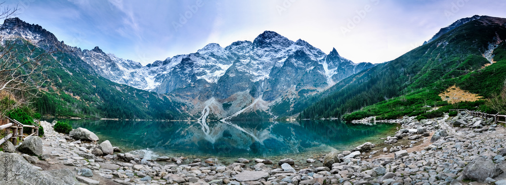 Obraz na płótnie Polish Tatra mountains Morskie Oko lake w salonie