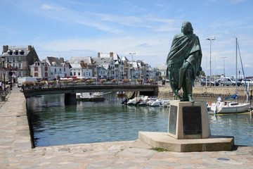 Poster - Statue im Hafen von Le Croisic