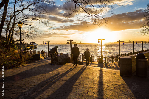 Zdjęcie XXL Oszałamiająco zmierzch w Południowym zatoczka parku wzdłuż nabrzeża Nowy Jork