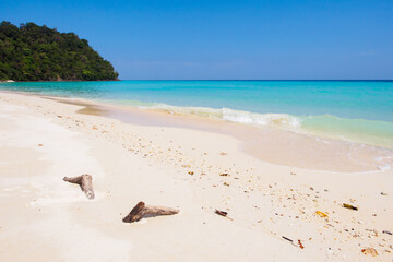 Wall Mural - Pristine beach on Koh Rok island in southern Thailand