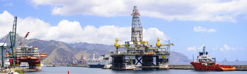 Wall Mural - Drilling platforms in the port of Tenerife