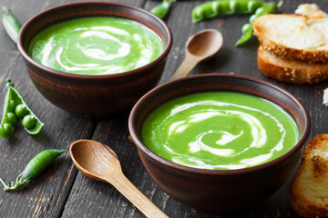 Canvas Print - Cream soup of green peas
