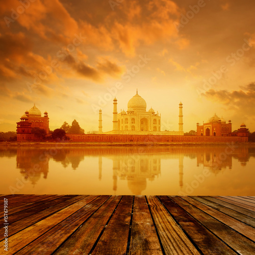 Photographie Taj Mahal Agra India on sunrise